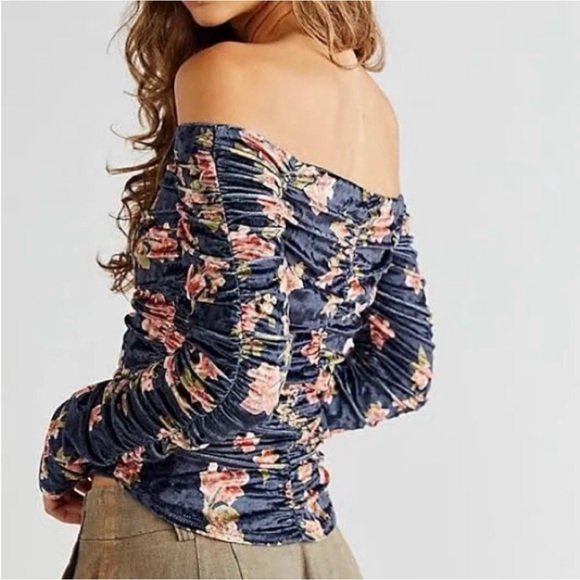 Free People Reina Velvet Off Shoulder Top - Size Small - Picture 2 of 8